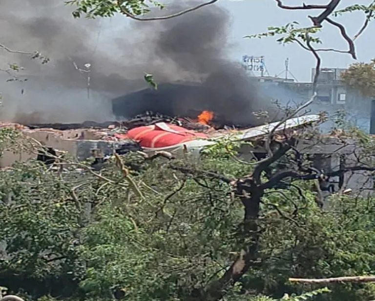 Air India Plane Crash: Air India plane crashes in Ahmedabad, 242 people were on board, the plane was going to London