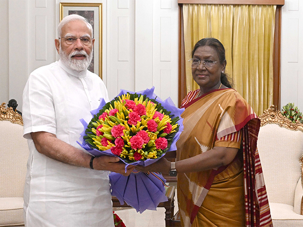 President Murmu Birthday: Today is President Draupadi Murmu's birthday, PM Modi wishes her