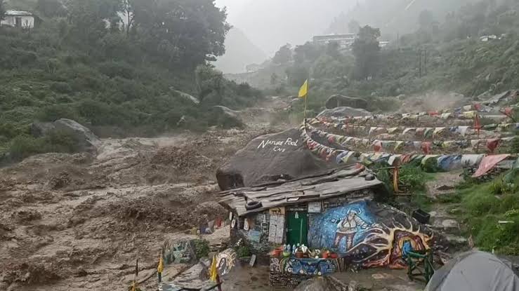 Himachal Cloud Burst: Cloudburst causes devastation in Himachal Pradesh, flood alert issued in 5 districts
