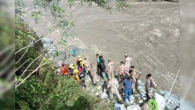 Alaknanda River Bus Tragedy: Bus fell into Alaknanda, 19 people were on board, one passenger died, many missing