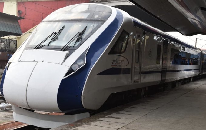 Vande Bharat Train Food: विदेशी कंपनी को वंदे भारत ट्रेनों में कैटरिंग की जिम्मेदारी, यात्रियों को मिलेगा विदेशी स्वाद
