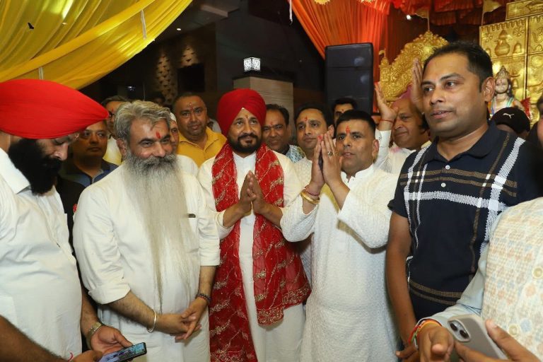 Ludiana West Assembly By-Election: कांग्रेस उम्मीदवार भारत भूषण आशु के समर्थन में पहुंचे चरणजीत सिंह चन्नी का जोरदार स्वागत