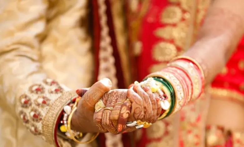 Saas Damad Love Story: Mother who went to find a match for her daughter got married herself, unique love story of mother-in-law and son-in-law in UP