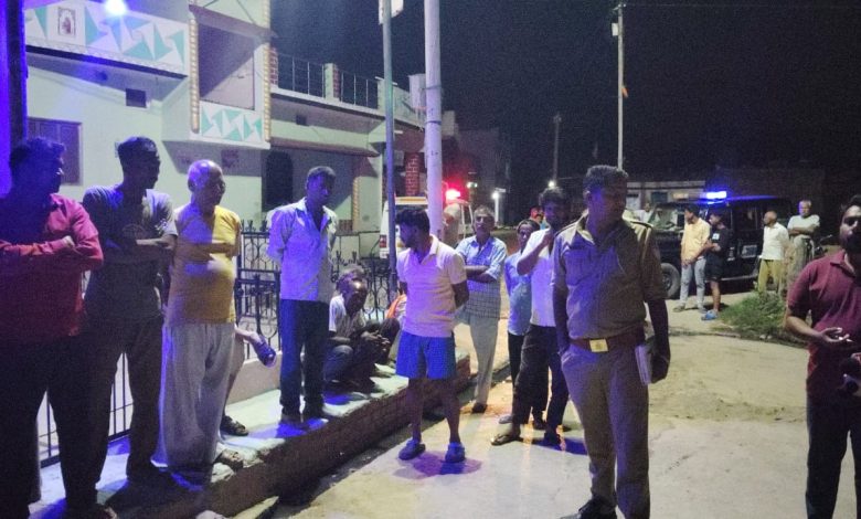 UP Bijnor News: Uncle stabbed his niece with a sword due to land dispute