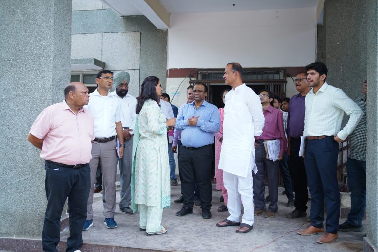 Narela News: नरेला में दिव्यांगों के लिए बन रहे आधुनिक सुविधा युक्त भवन, समाज कल्याण मंत्री रविन्द्र इन्द्राज सिंह ने किया निरीक्षण