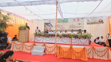 Uttar Pradesh News: "विकसित कृषि संकल्प अभियान" के तहत बाराबंकी में मुख्य सचिव मनोज कुमार सिंह ने किया किसानों को संबोधित