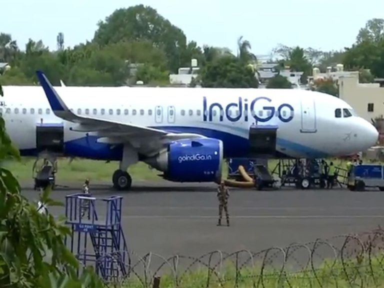 IndiGo Flight Emergency Landing: After bomb threat, IndiGo flight from Kochi to Delhi made an emergency landing in Nagpur.