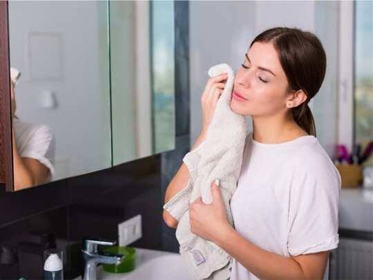 Night Skin Care For Oily Skin: Get natural glow and freshness on oily skin with the right night care!
