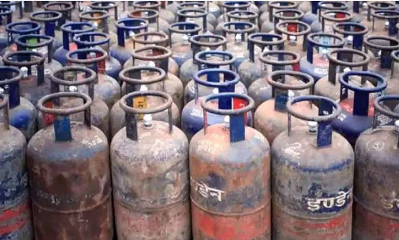 LPG Cylinder Price Cut: Commercial LPG cylinder becomes cheaper, now you will have to pay only ₹ 1,752 in Jaipur, know what is the new price in your city