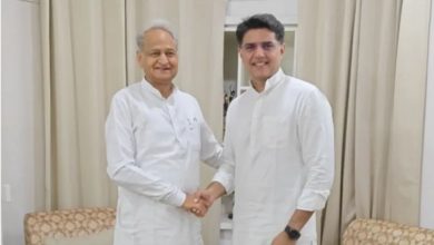 Ashok Gehlot meets Sachin Pilot: Ashok Gehlot had a cordial meeting with Sachin Pilot in Jaipur, paid tribute to Rajesh Pilot