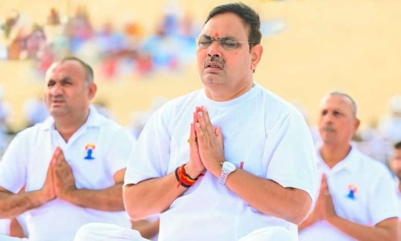 Rajasthan Yoga Event: The sound of yoga resonated from the dunes to the temples in Rajasthan, CM Bhajanlal Sharma practiced yoga in Jaisalmer