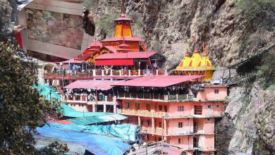 Power of religious faith, devotees offered 23 lakh rupees in Yamunotri Dham, more than three lakh people visited