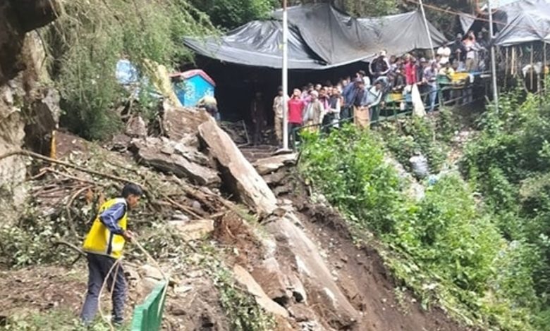 Two killed, two missing due to landslide on Yamunotri walking route, journey started from alternative route