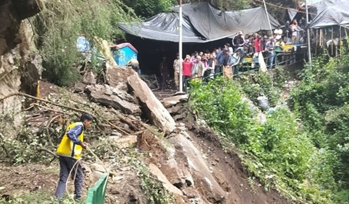 Two killed, two missing due to landslide on Yamunotri walking route, journey started from alternative route