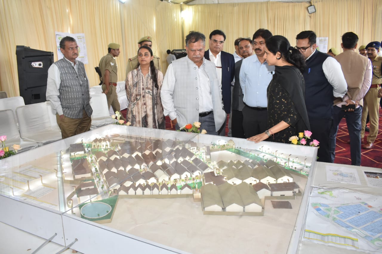 Uttar Pradesh News: Chief Secretary's visit to Bulandshahr: Development projects reviewed