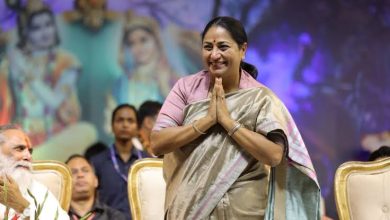 CM Rekha attacks Kejriwal: One built a glass palace for debauchery, this one built it for the public - CM Rekha Gupta targets Arvind Kejriwal