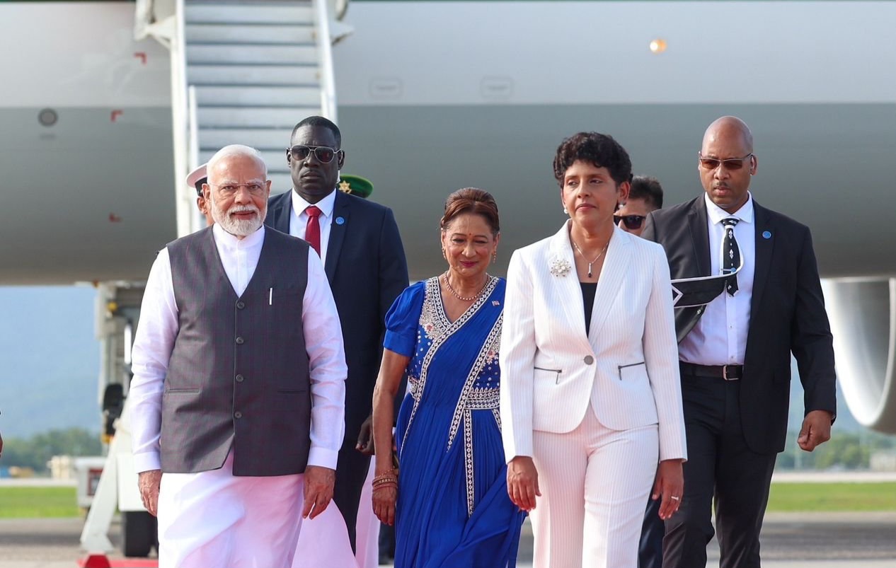 PM Modi in Trinidad-Tobago: PM Modi reached Trinidad-Tobago, was given 'Guard of Honor', PM Kamala welcomed him