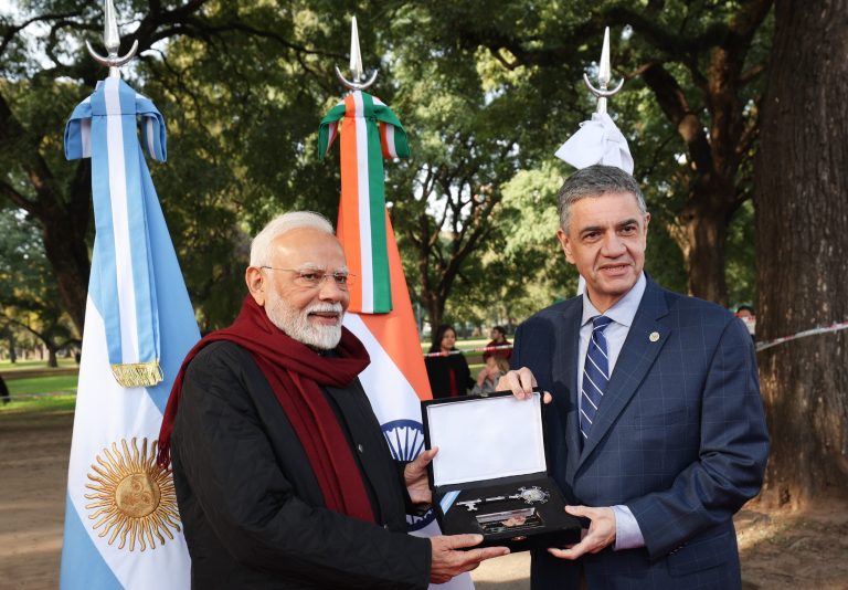 PM Modi Argentina Visit: A new example of India-Argentina friendship, PM Modi was honored by giving him the key of Buenos Aires