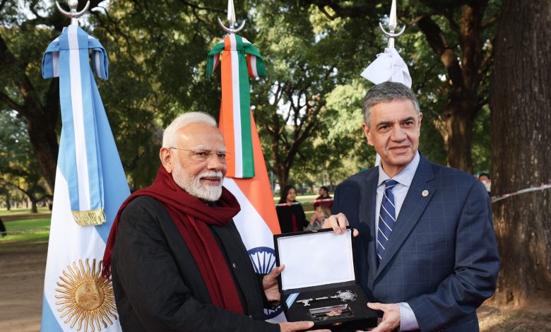 PM Modi Argentina Visit: A new example of India-Argentina friendship, PM Modi was honored by giving him the key of Buenos Aires