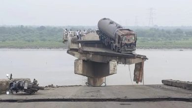 Vadodara Bridge Collapsed: The bridge connecting Vadodara and Anand collapsed… many vehicles drowned in the river, 10 died