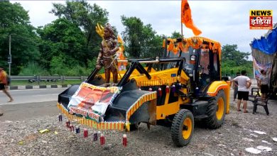 Kanwar Yatra 2025: 'Bulldozer Baba's' Kanwar Yatra! Kanwariyas reached with CM Yogi's picture on JCB
