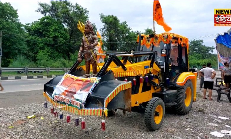 Kanwar Yatra 2025: 'Bulldozer Baba's' Kanwar Yatra! Kanwariyas reached with CM Yogi's picture on JCB