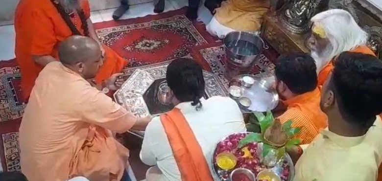 CM Yogi Ghaziabad visit: Shravan Kanwar Mela 2025 inaugurated with great pomp, CM Yogi worshiped at Dudheshwarnath temple