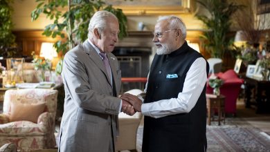 PM Modi UK visit: Prime Minister Modi met King Charles, presented a special gift