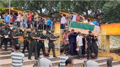 Rifleman Lokendra Pratap was given a tearful farewell, his last rites were performed with military honours at Alkeshwar Ghat