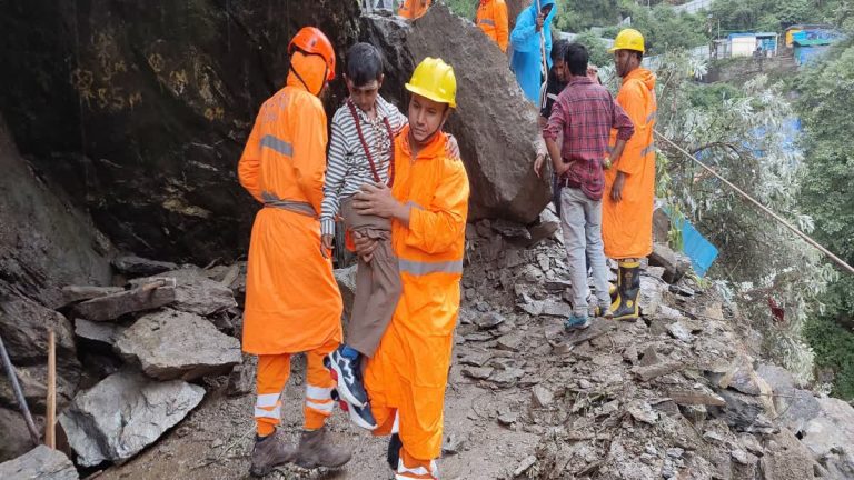 Kedarnath Yatra: The Kedarnath Yatra route which has been obstructed due to landslide is still not fully open