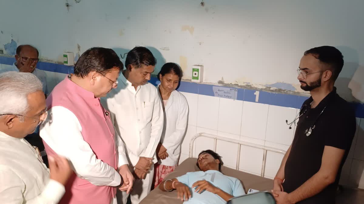 Haridwar Stampede: Haridwar Mansa Devi Temple stampede accident, CM Dhami met the injured, enquired about their well-being
