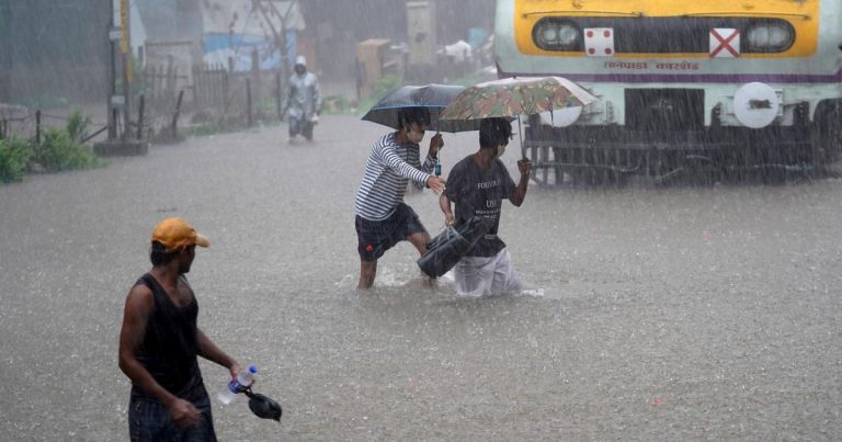 Up Weather Update: Monsoon begins with a storm in UP! 'Red Alert' for heavy rain in 9 districts from today