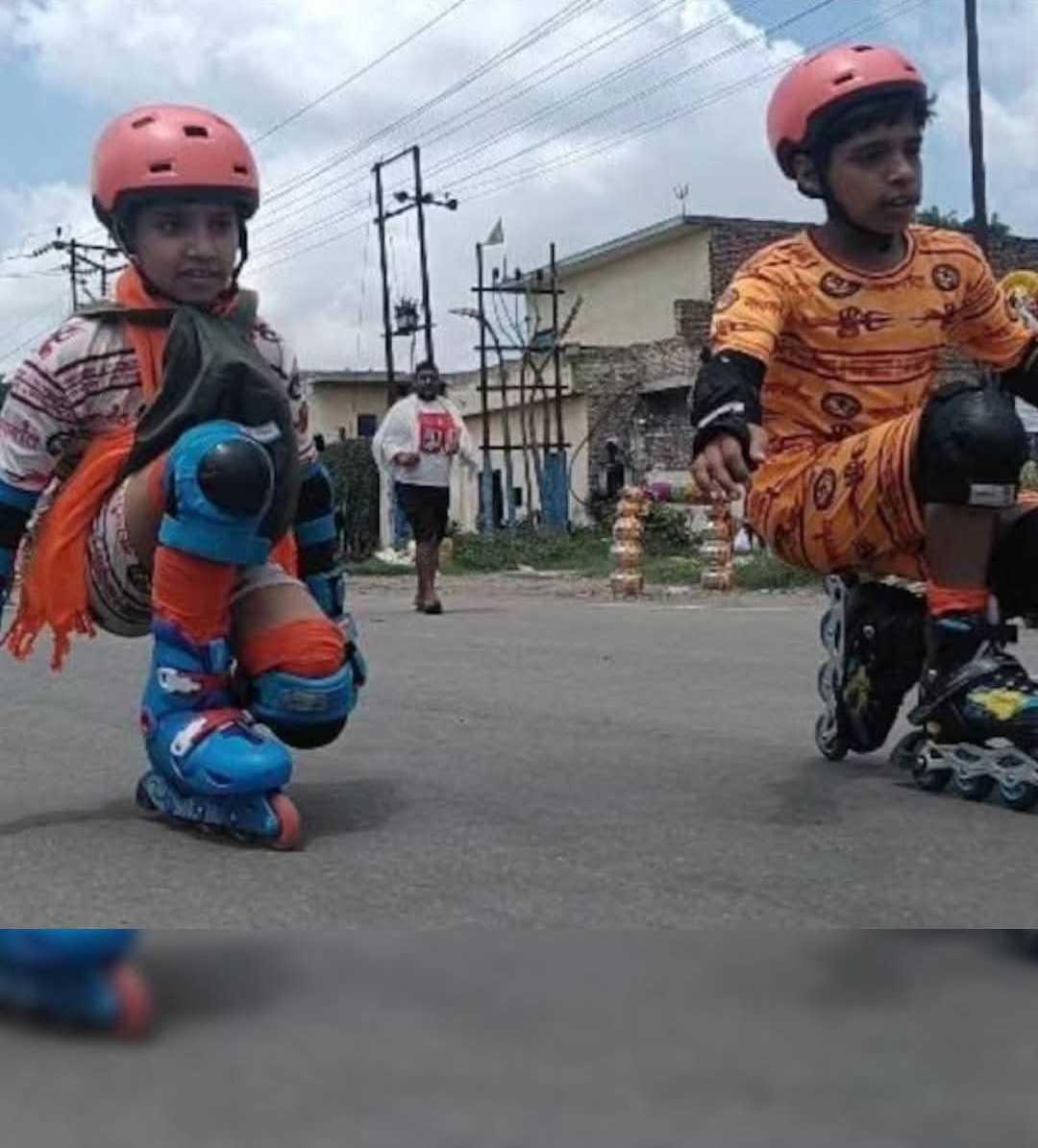 Two innocent children set out to fetch Gangajal by skating, created history in Kanwar Yatra