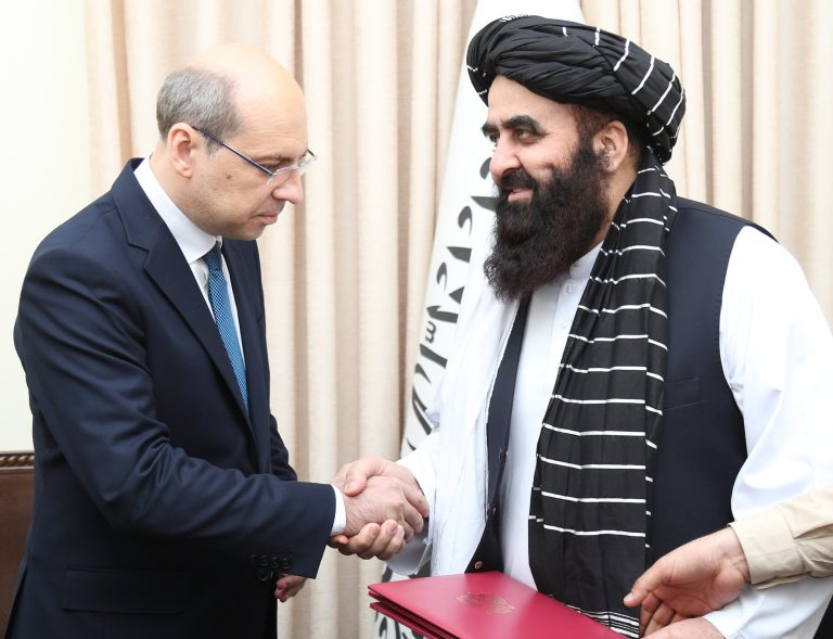 Russia Taliban News: रूस बना तालिबान सरकार को मान्यता देने वाला पहला देश, वैश्विक राजनीति में एक बड़ा बदलाव
