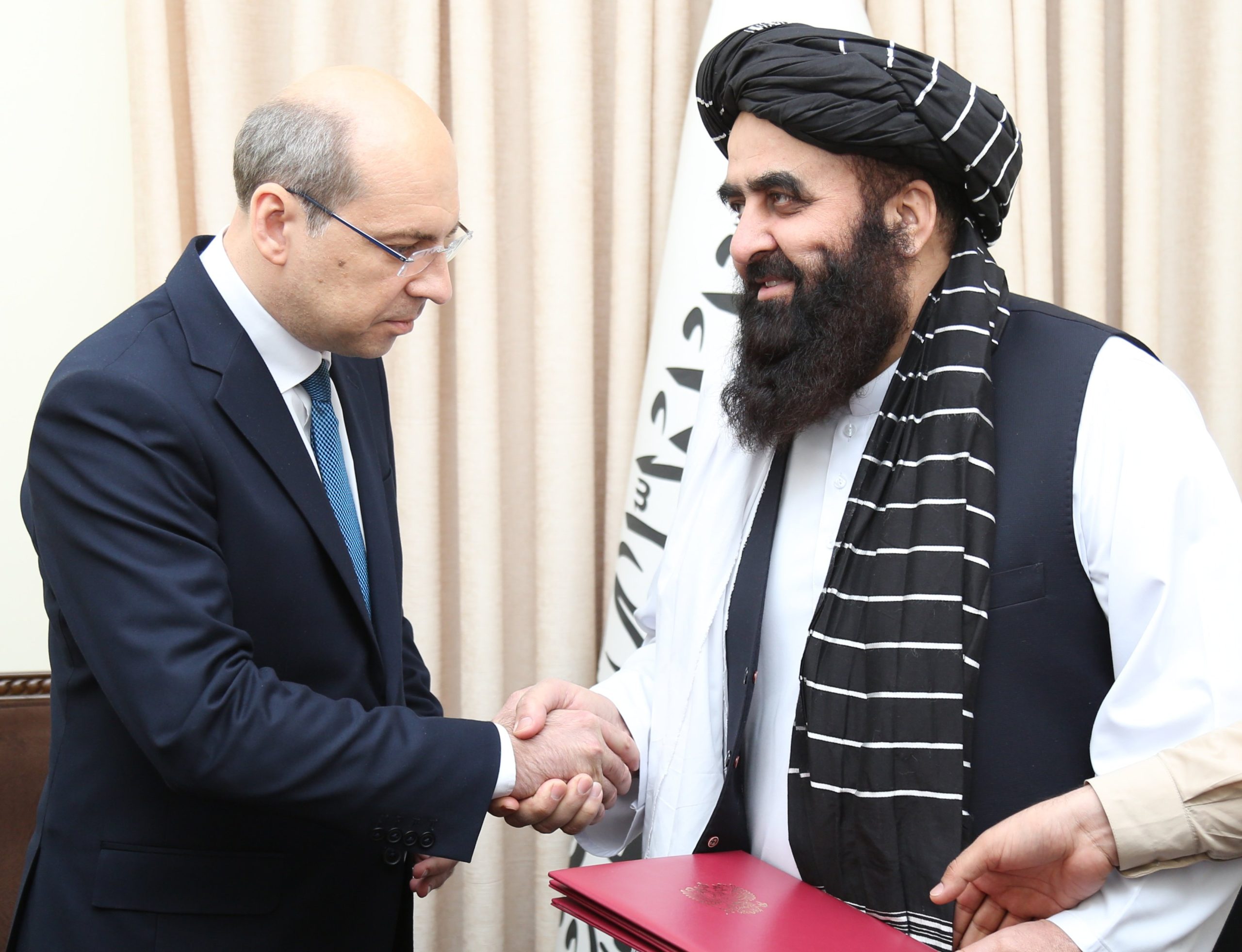 Russia Taliban News: रूस बना तालिबान सरकार को मान्यता देने वाला पहला देश, वैश्विक राजनीति में एक बड़ा बदलाव