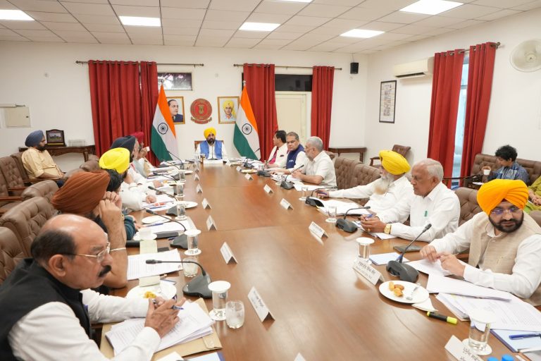 CM Bhagwant Mann: पंजाब में पवित्र ग्रंथों की बेअदबी पर अब कठोर सजा, मान सरकार का ऐतिहासिक कदम