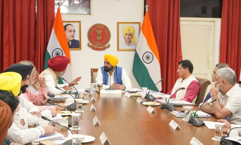 Punjab Government: धार्मिक ग्रंथों के अपमान पर सख्त कानून की तैयारी, पंजाब विधानसभा में प्रस्तावित विधेयक समिति को सौंपा गया