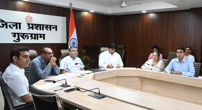 Cyber City Gurugram: गुरुग्राम की बिगड़ती छवि को सुधारने के लिए नगर निगम ने कसी कमर, फील्ड में उतरे अधिकारी और पार्षद