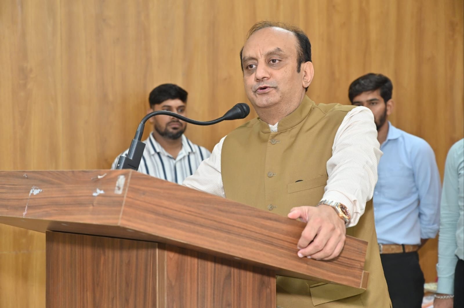 Sudhanshu Trivedi on Congress
