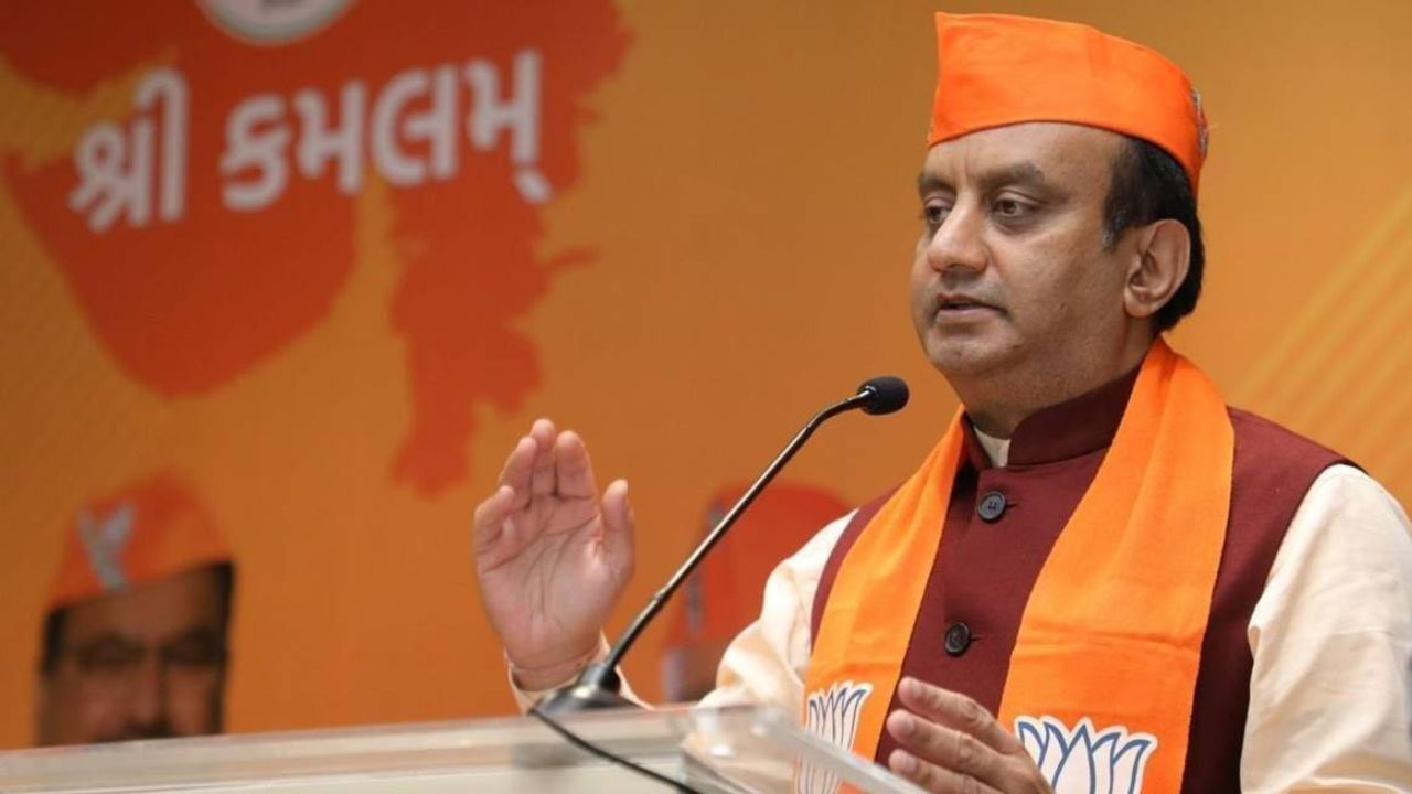 Sudhanshu Trivedi: 'Now India is not just a soft power...' Sudhanshu Trivedi said in Punjab University