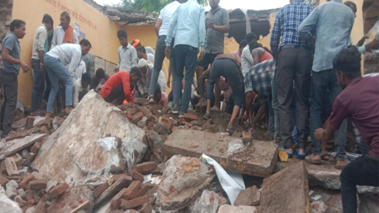 Jhalawar School Accident: Jhalawar School Accident: Big action by education department, four teachers including female principal suspended