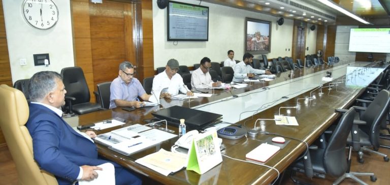 UP News: उत्तर प्रदेश में हाईटेक नर्सरी स्थापना की प्रगति की मुख्य सचिव ने की समीक्षा