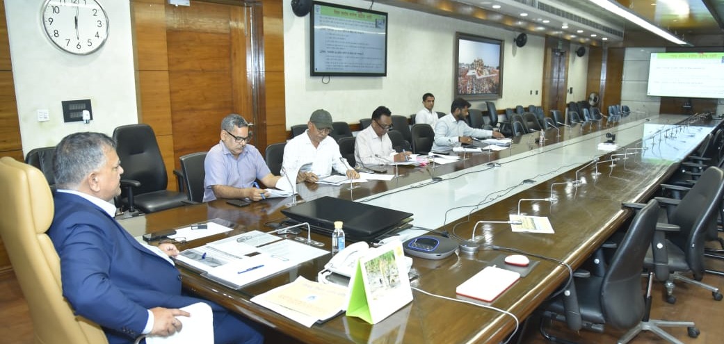 UP News: उत्तर प्रदेश में हाईटेक नर्सरी स्थापना की प्रगति की मुख्य सचिव ने की समीक्षा