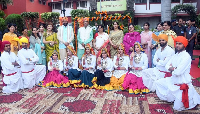 Teej Festival in Haryana: हरियाणा राजभवन में हरियाली तीज का भव्य आयोजन, राज्यपाल प्रो. असीम कुमार घोष ने दी तीज की शुभकामनाएं
