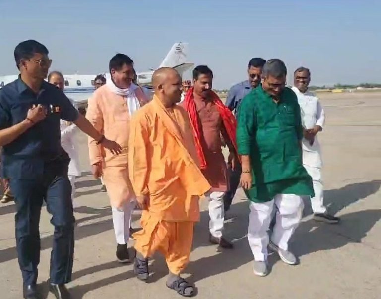 Up Varanasi News: CM Yogi's big visit to Varanasi! Instructions to speed up the work of the tourist center
