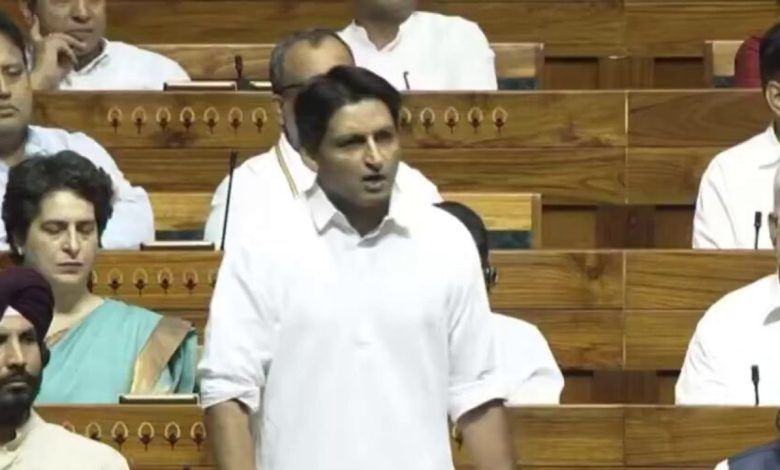 Parliament Monsoon Session: लोकसभा में दीपेंद्र हुड्डा का सरकार पर हमला बोले, "डोनाल्ड को चुप कराओ, नहीं तो मैकडॉनल्ड बंद कराओ"