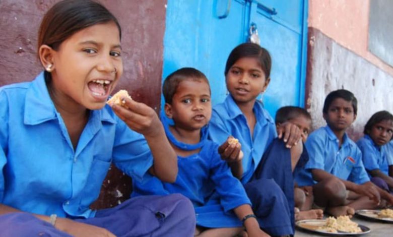 Haryana Mid Day Meal: हरियाणा के स्कूलों में पोषण क्रांति, बच्चों को मिलेगा स्किम्ड दूध, पिन्नी और प्रोटीन बार