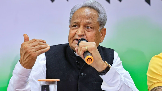 Ashok Gehlot is shining in politics even without a post, know what is his new strategy