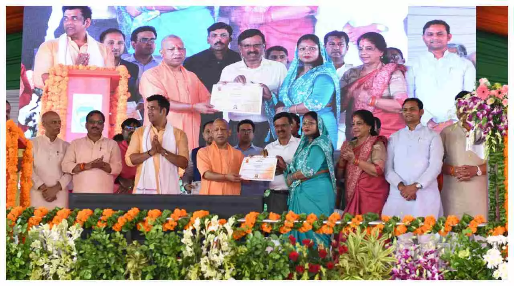 CM Yogi Latest News: CM Yogi's Janta Darshan at Gorakhnath Temple! Immediate action on every complaint, feedback is also mandatory