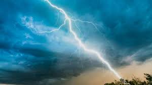 CG News: Lightning becomes the cause of death in Chhattisgarh, more than two thousand people have lost their lives